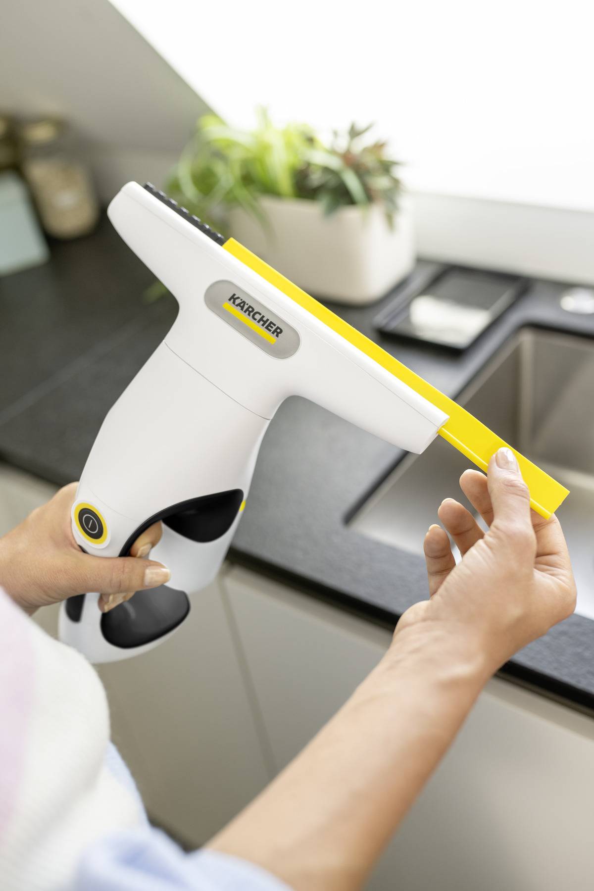 Kärcher WV 1 Compact Care-1