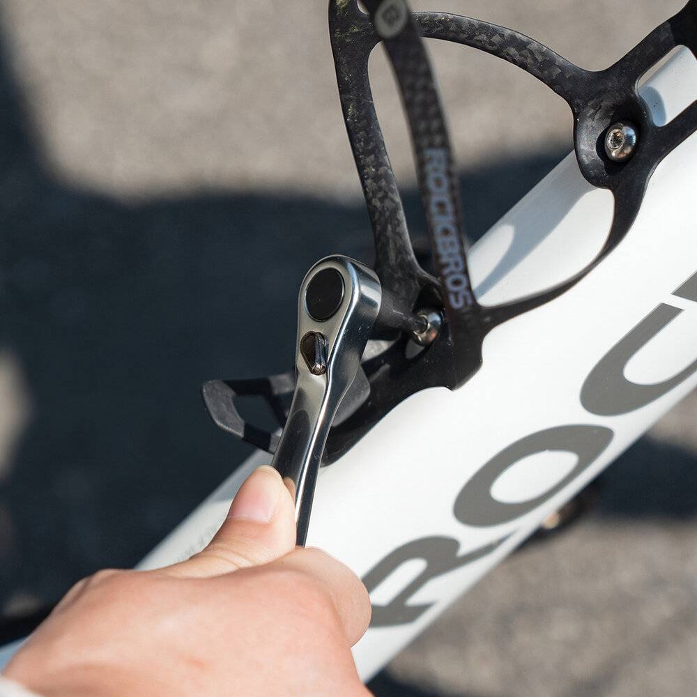 Rockbros Multitool-Fahrradwerkzeugset mit CO2-Pumpe und Ratschenschlüssel – Schwarz-1