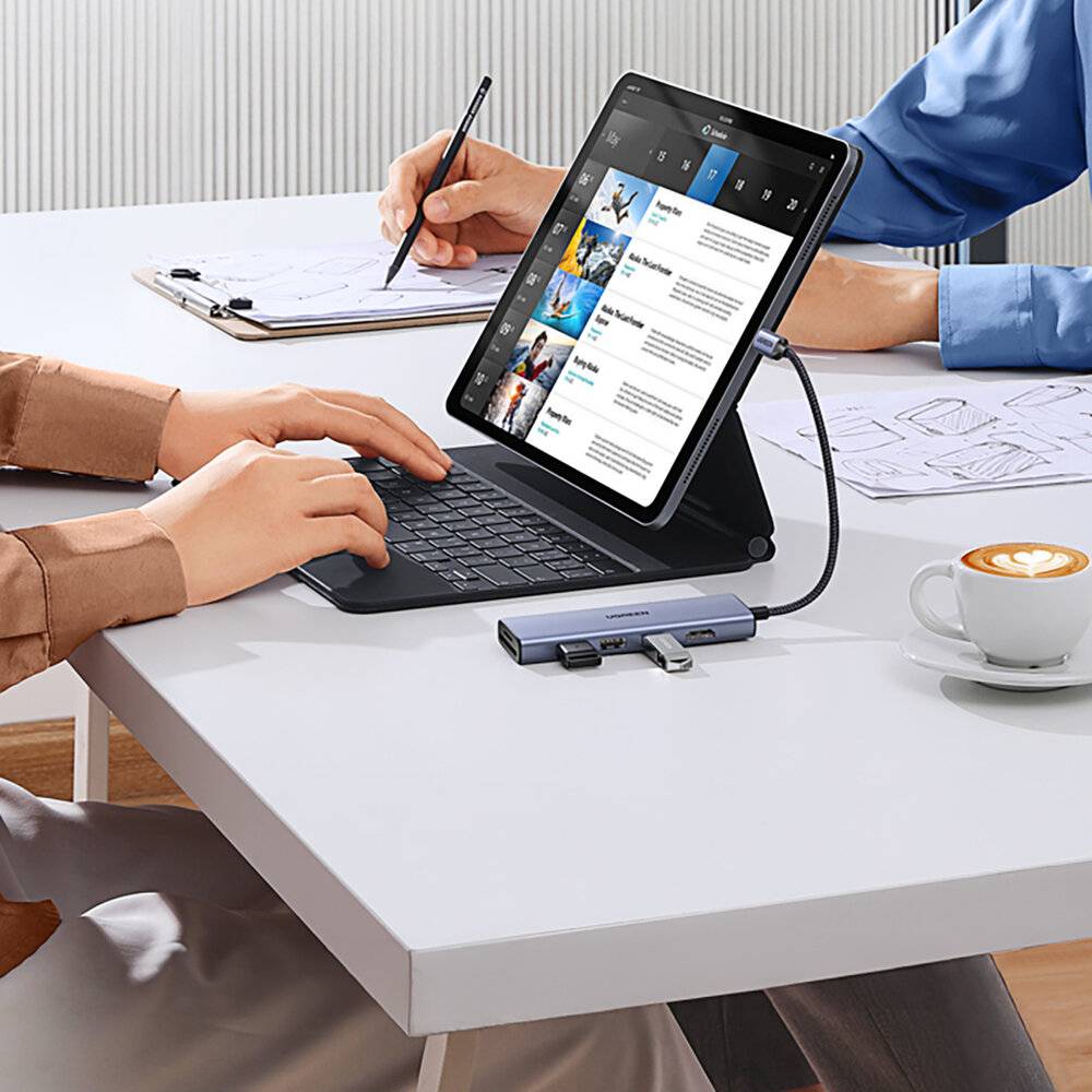 HUB Ugreen CM511 20956A 6in1 USB-C – HDMI / 3x USB-A 3.0 / SD/TF-Kartenleser – Grau-1