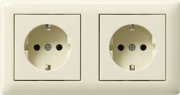 Gira Steckdose 2-fach verdr. 479301