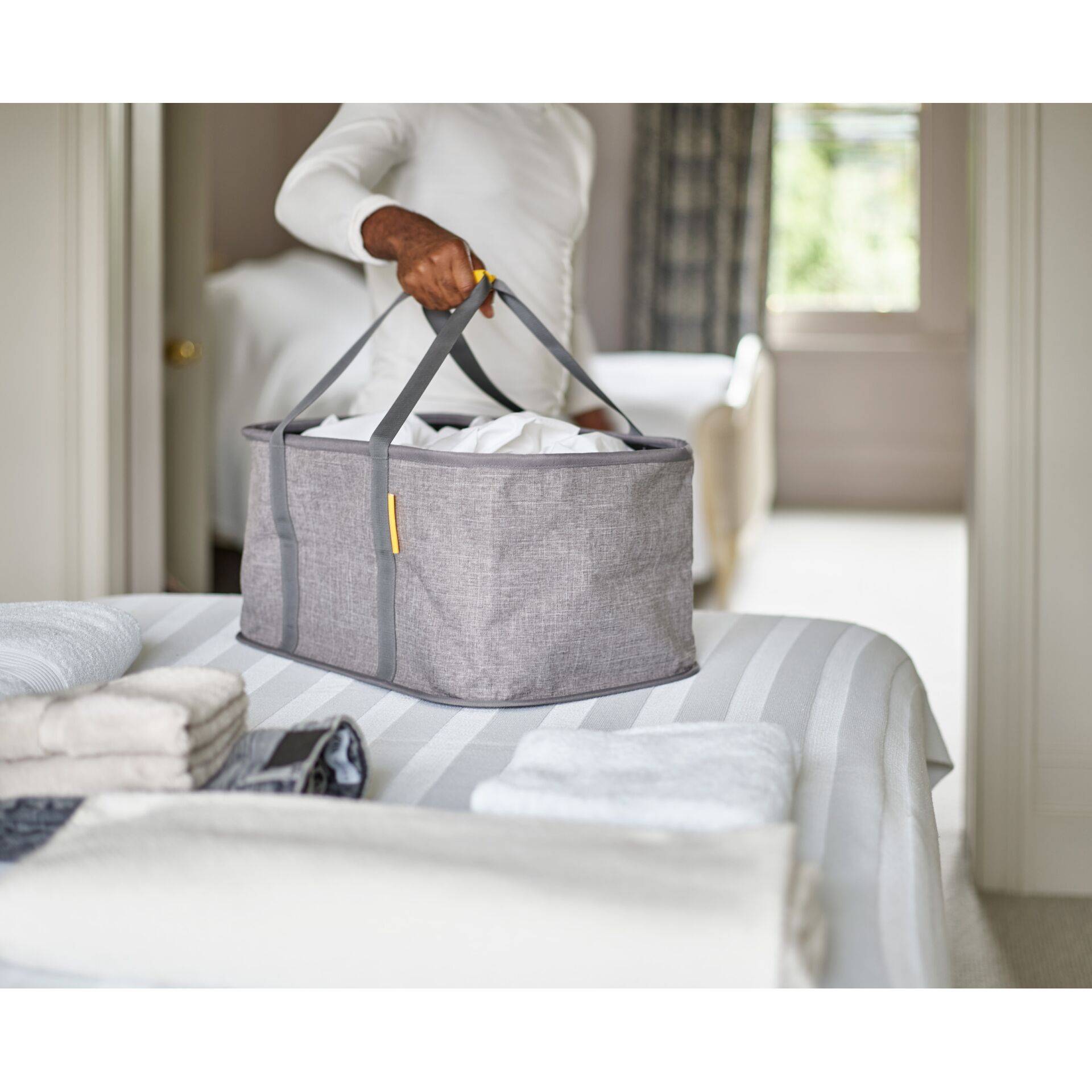 Joseph Joseph Hold-All faltbarer 35L Wäschekorb grau-1