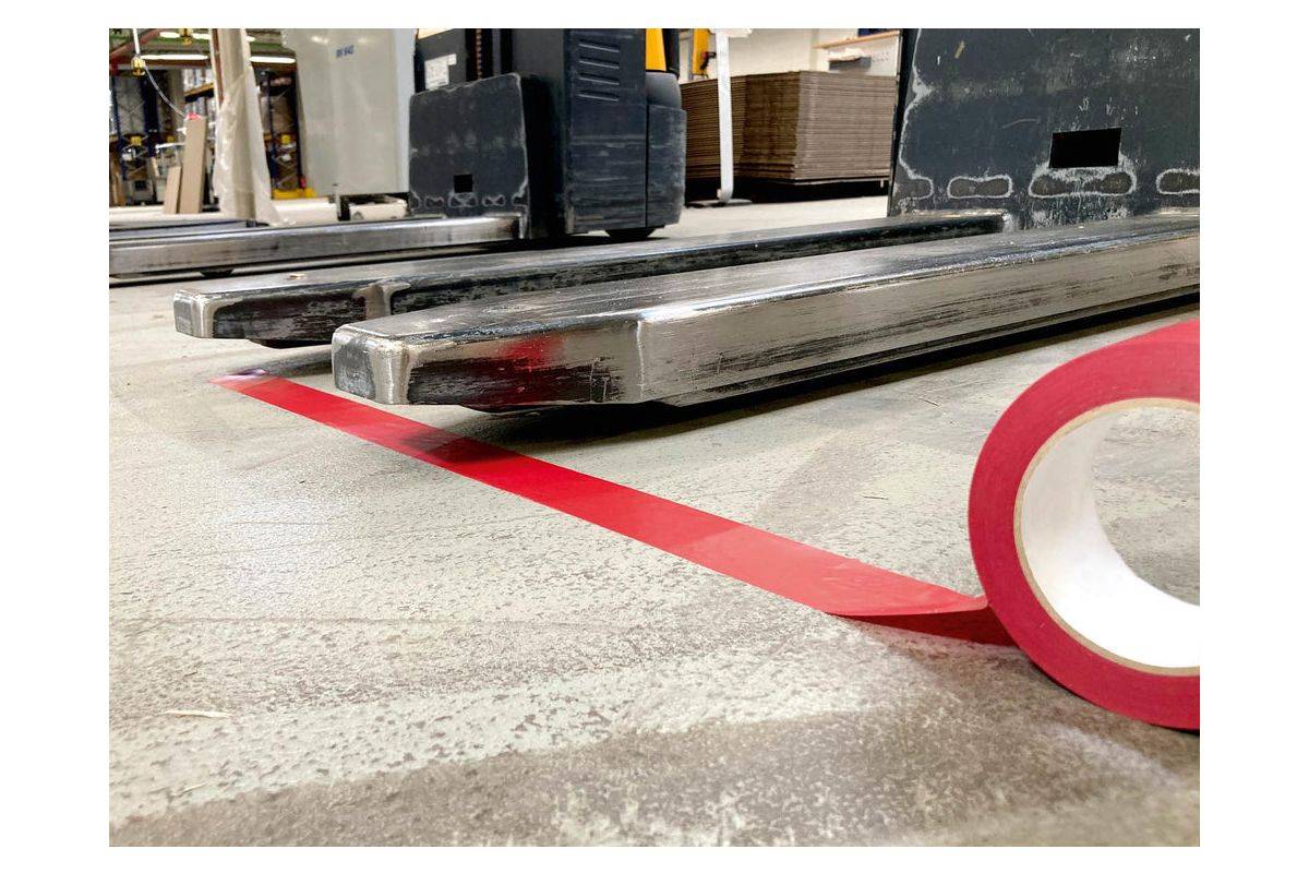 DURABLE Duraline Basic Bodenmarkierungsband 50 mm x 33 m rot 104403-4