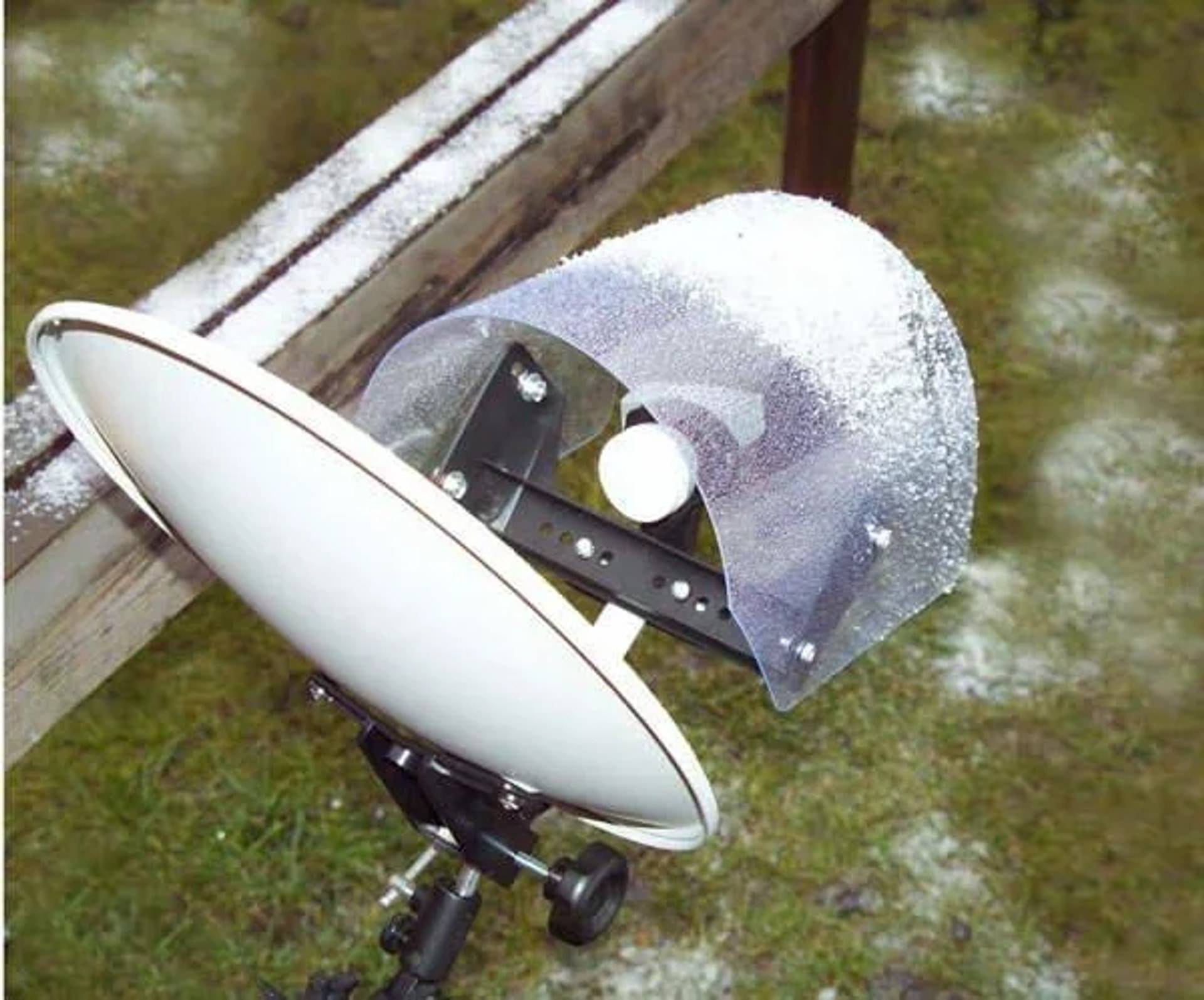 Westfalia Regen- und UV-Schutz für LNBs von SAT-Anlagen-0