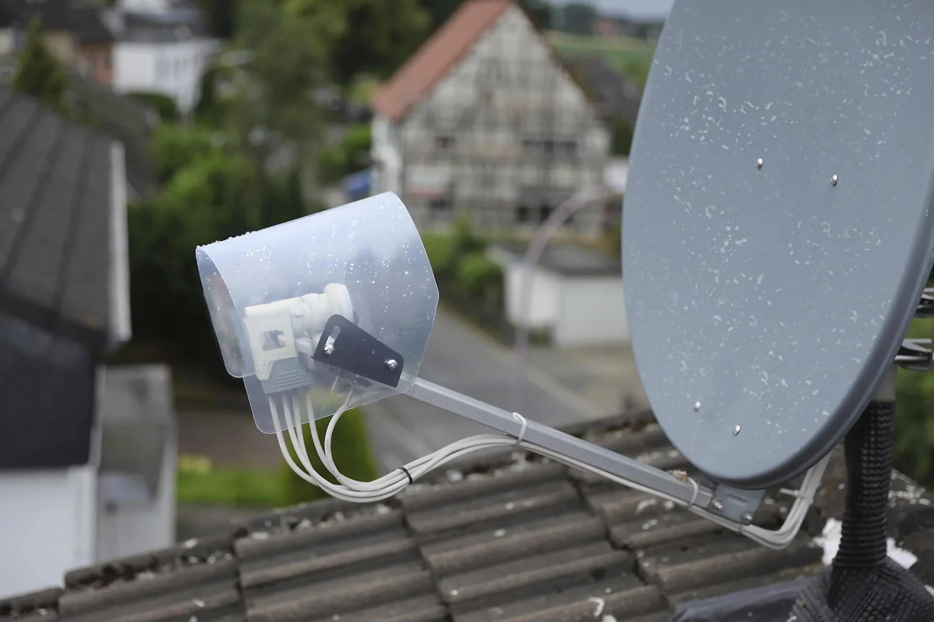Westfalia Regen- und UV-Schutz für LNBs von SAT-Anlagen-1