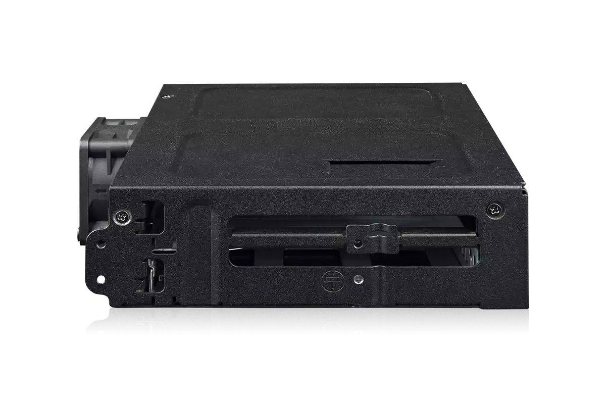 ToughArmor 2x 2.5 PCIe 4.0 NVMe U.2 to 1x SlimSAS in 1x 5.2 Multimedia-Technik Festplattenwechselr.-3