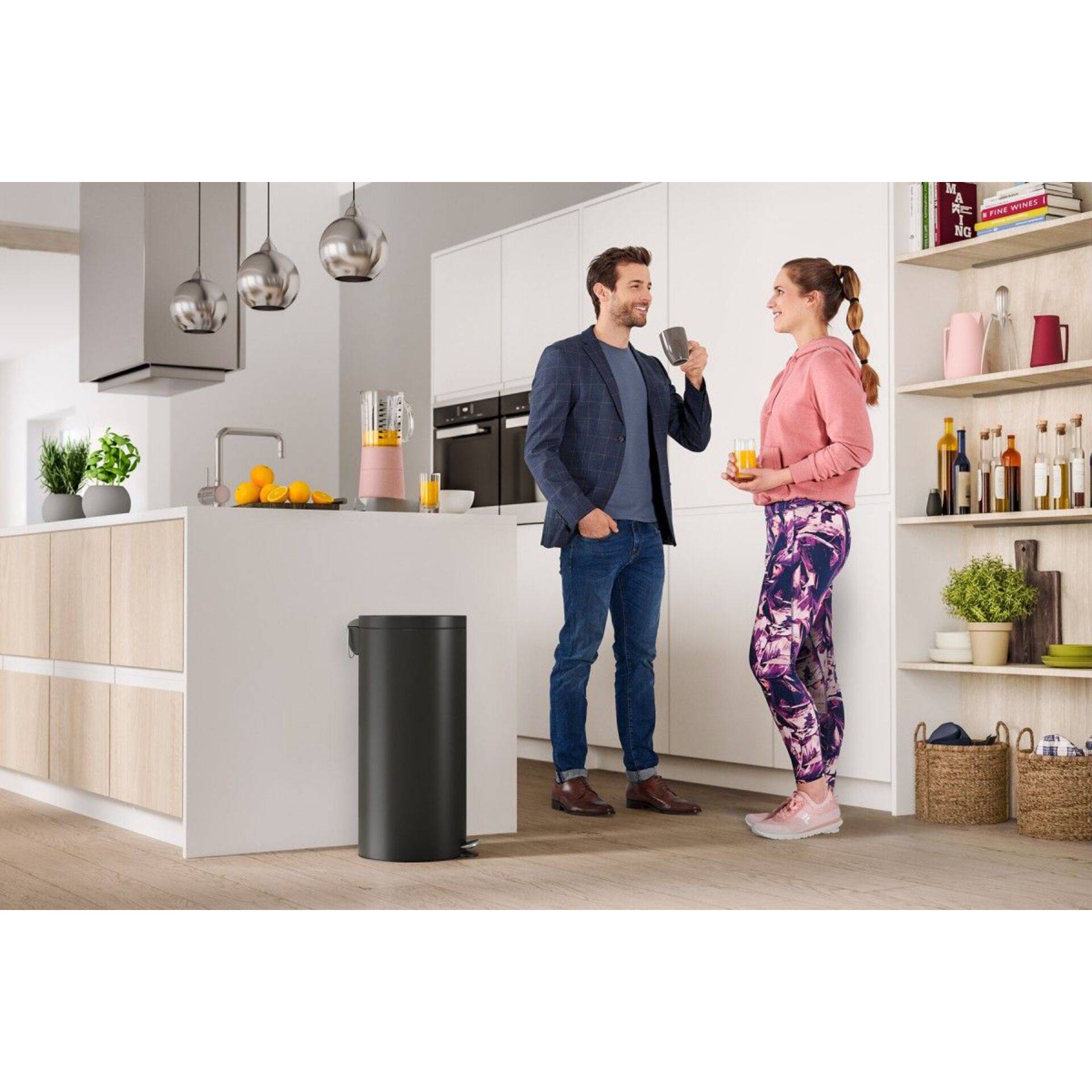 Tretabfallsammler Selekta 30l D290xH640mm Stahlbl.schwarz HAILO-4
