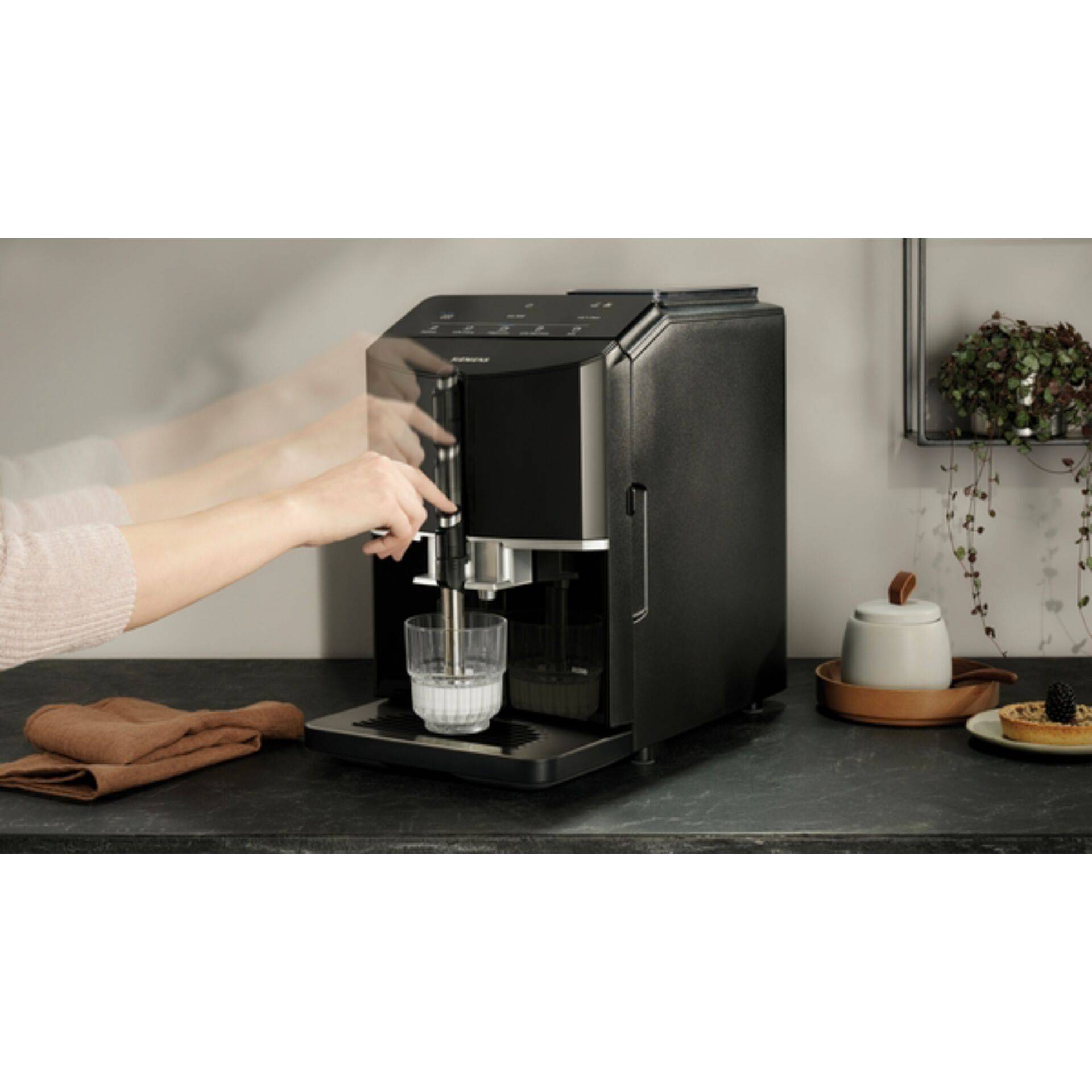 Siemens EQ.300 TF301E19 - Automatische Kaffeemaschine mit Milchaufschäumer-4