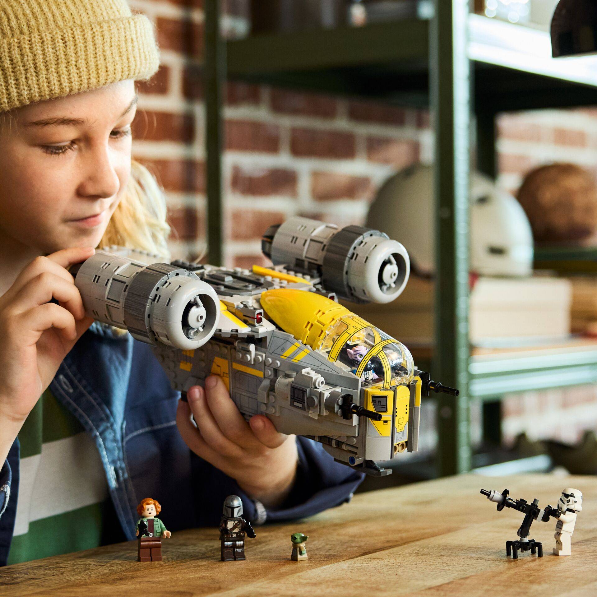 LEGO - 75447 Star Wars Razor Crest-4