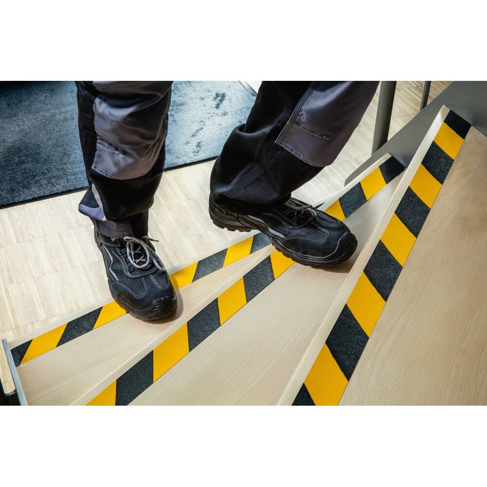 DURABLE Antirutschband DURALINE® GRIP, Breite 50 mm, gelb/schwarz, 2 S-2