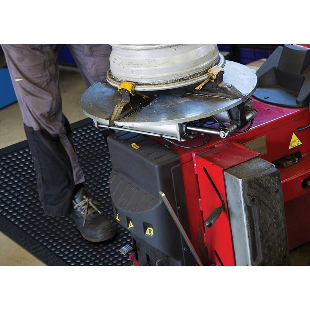 Arbeitsplatzmatte, rutschfeste Noppenoberfläche, BxT 900x600 mm, Nitrilgummi-4