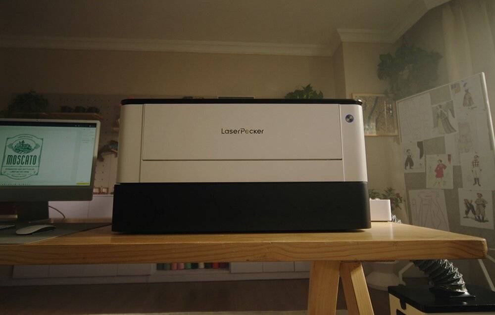 Preisbild für LaserPecker LX2 40-W-Lasergravierer, geschlossenes Klasse 1 Gehäuse, 1000 mm/s