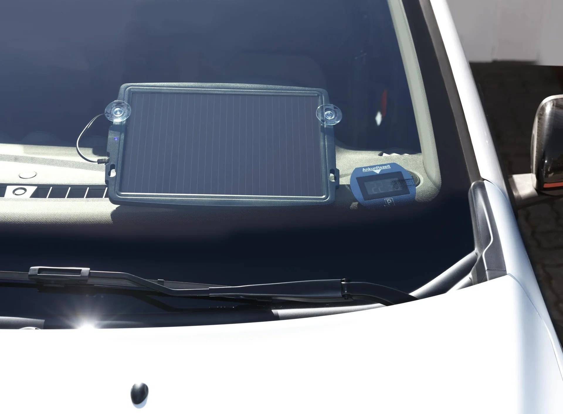 Westfalia 4,5 Watt Mobiles Solarpanel zur Erhaltungsladung-3