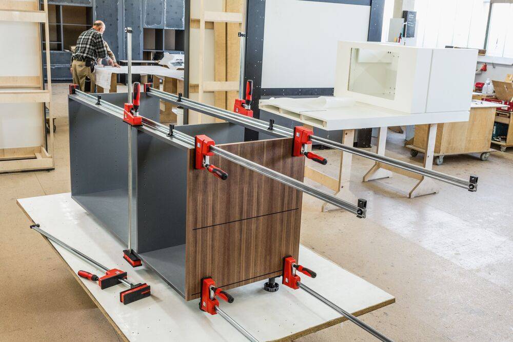 2 x Korpuszwinge REVO KRE - Spannweite 1000 mm - Ausladung 95 mm-2
