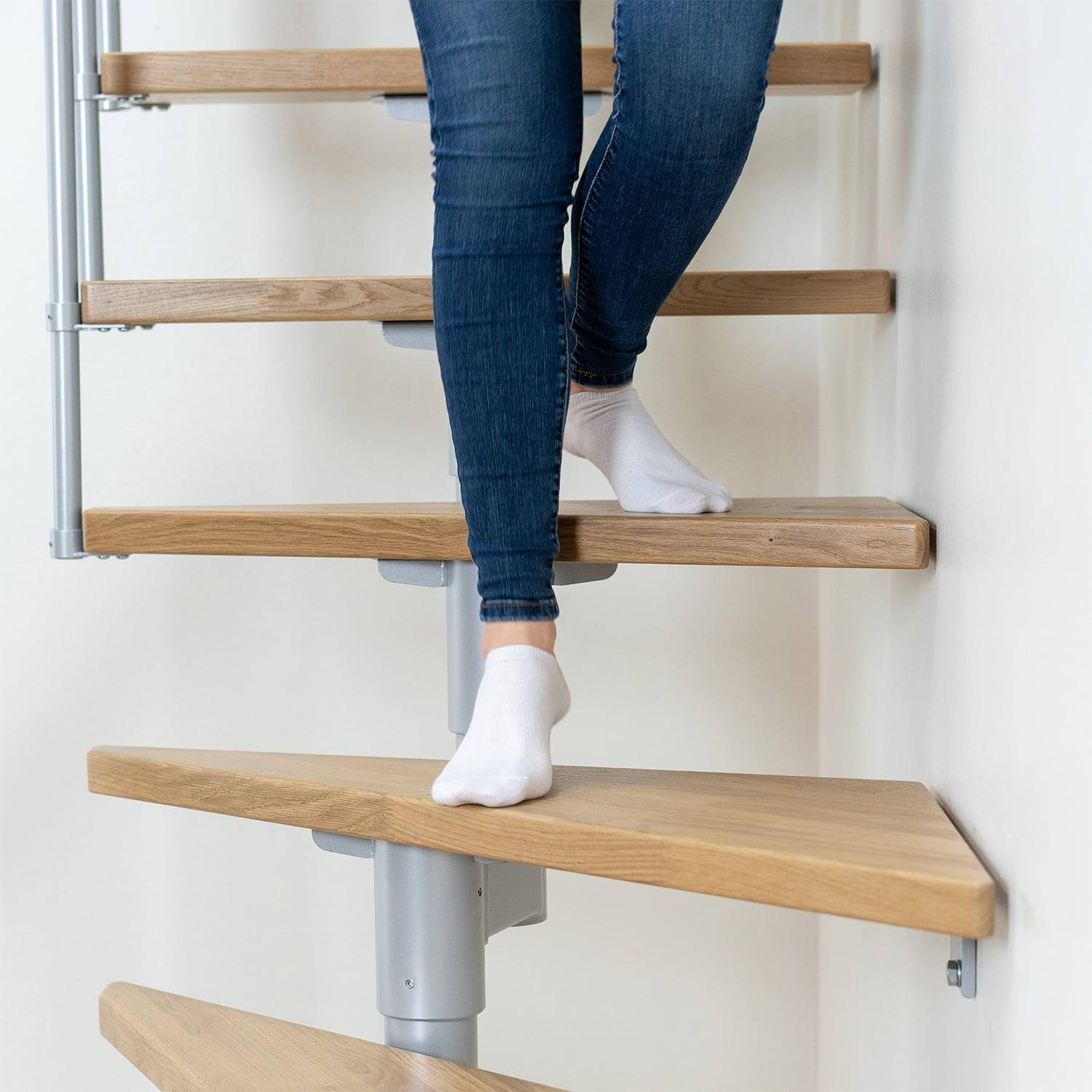 Dolle Mittelholmtreppe Dublin 1/4 gewendelt aus Ahorn lackiert 61 cm breit für GH 278–337 cm UK Metall Anthrazit mit-2