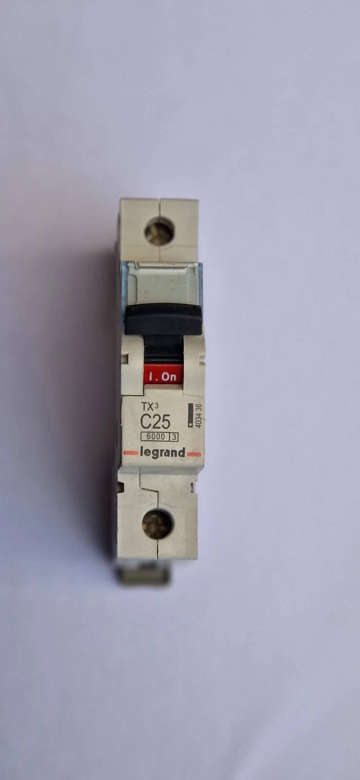 Legrand - 764673 - RJ45 socket Cat6 UTP Niloe ivory-0
