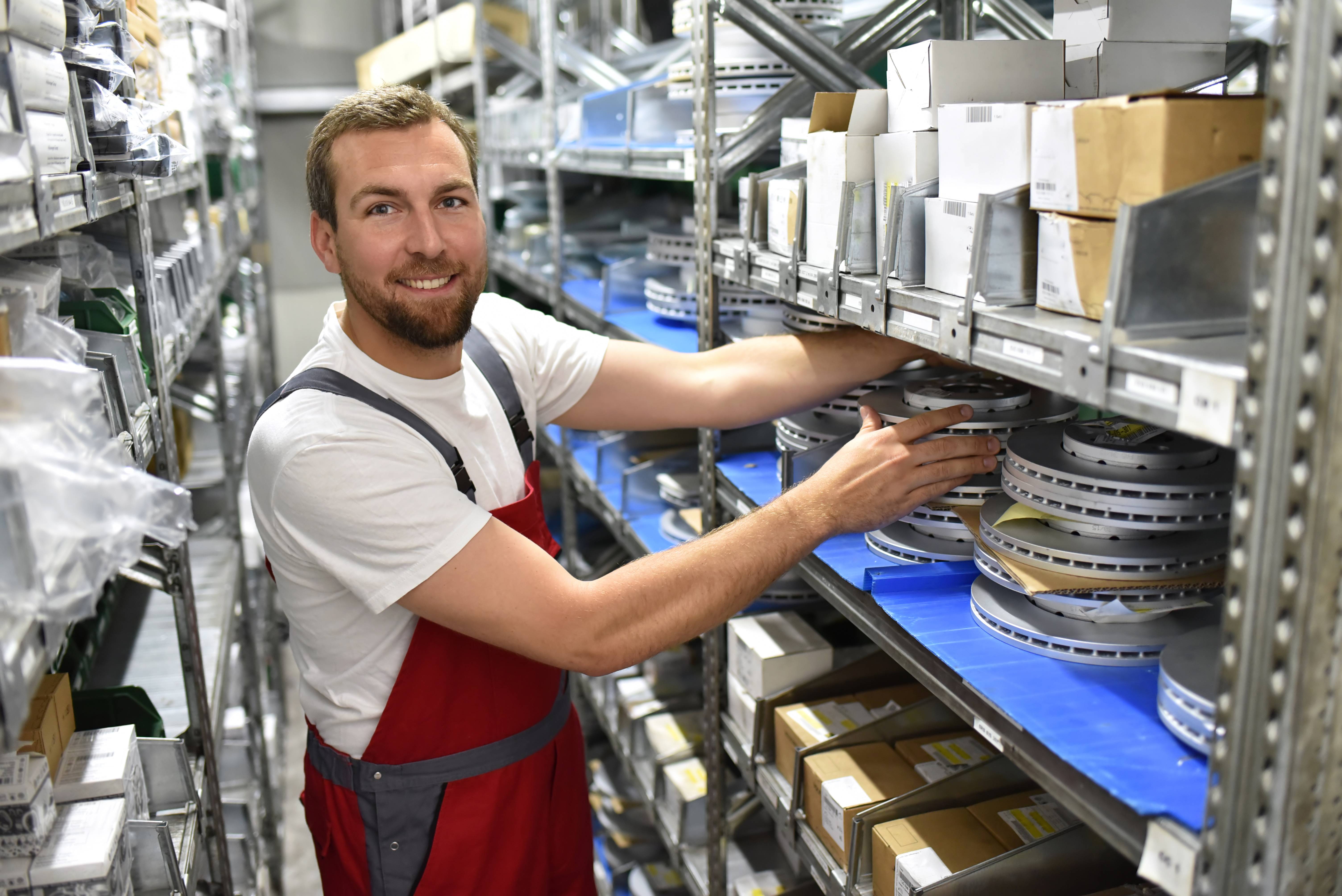 Mit TOOLCRAFT Lagerregalen viel Material ordentlich verstauen