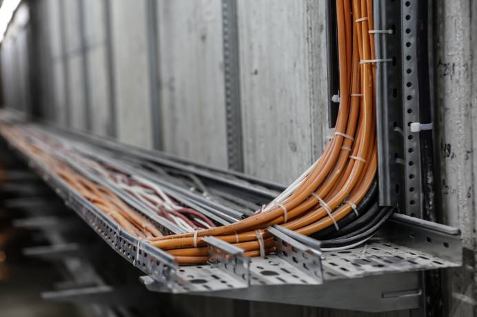 Kabel Csatlakozok Es Kabelvegek () Kabel Csatlakozok Es Kabelvegek