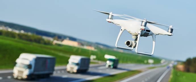 Drohne  bei der Verkehrsüberwachung