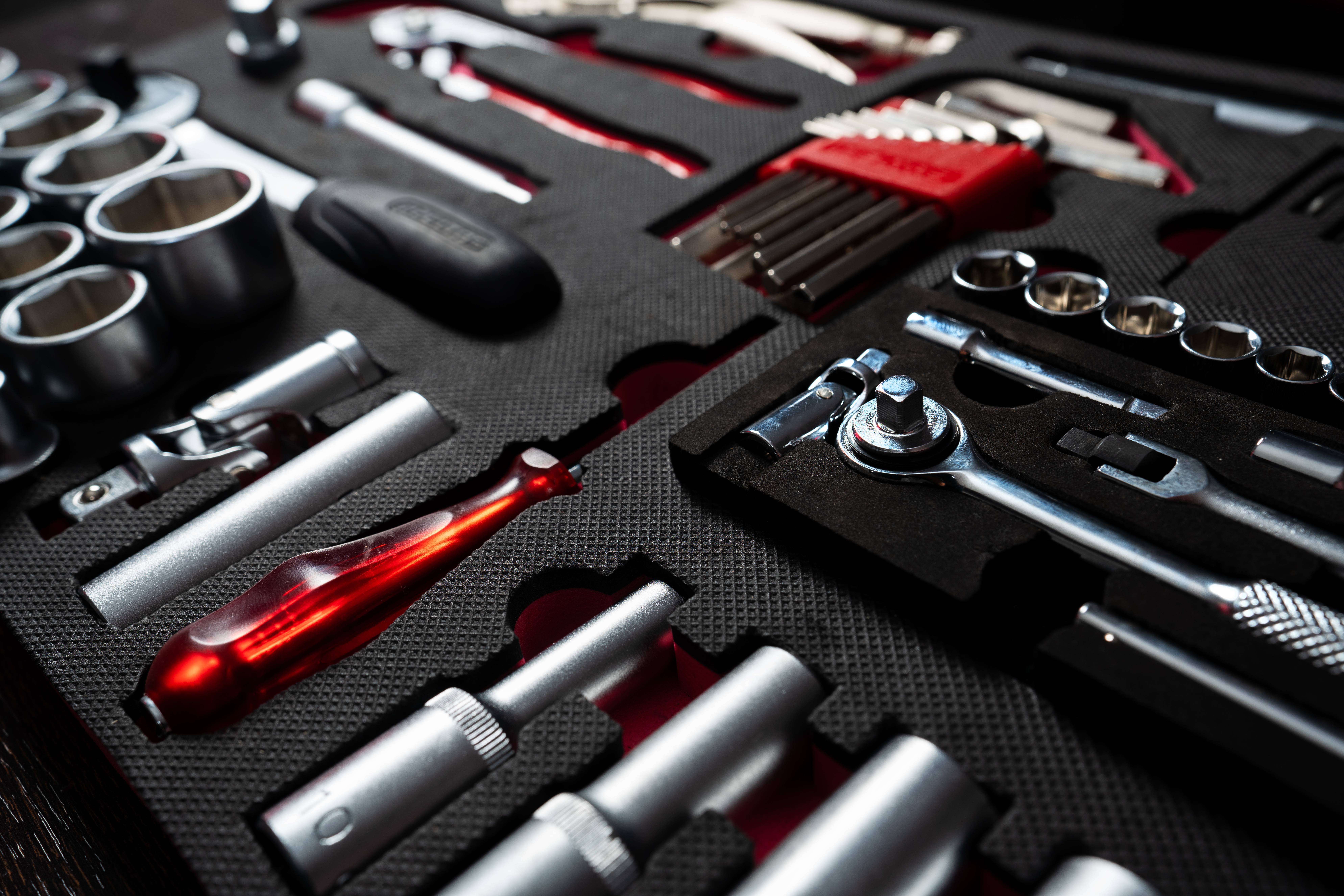 Ordnung im Werkstattwagen Einlegeboden