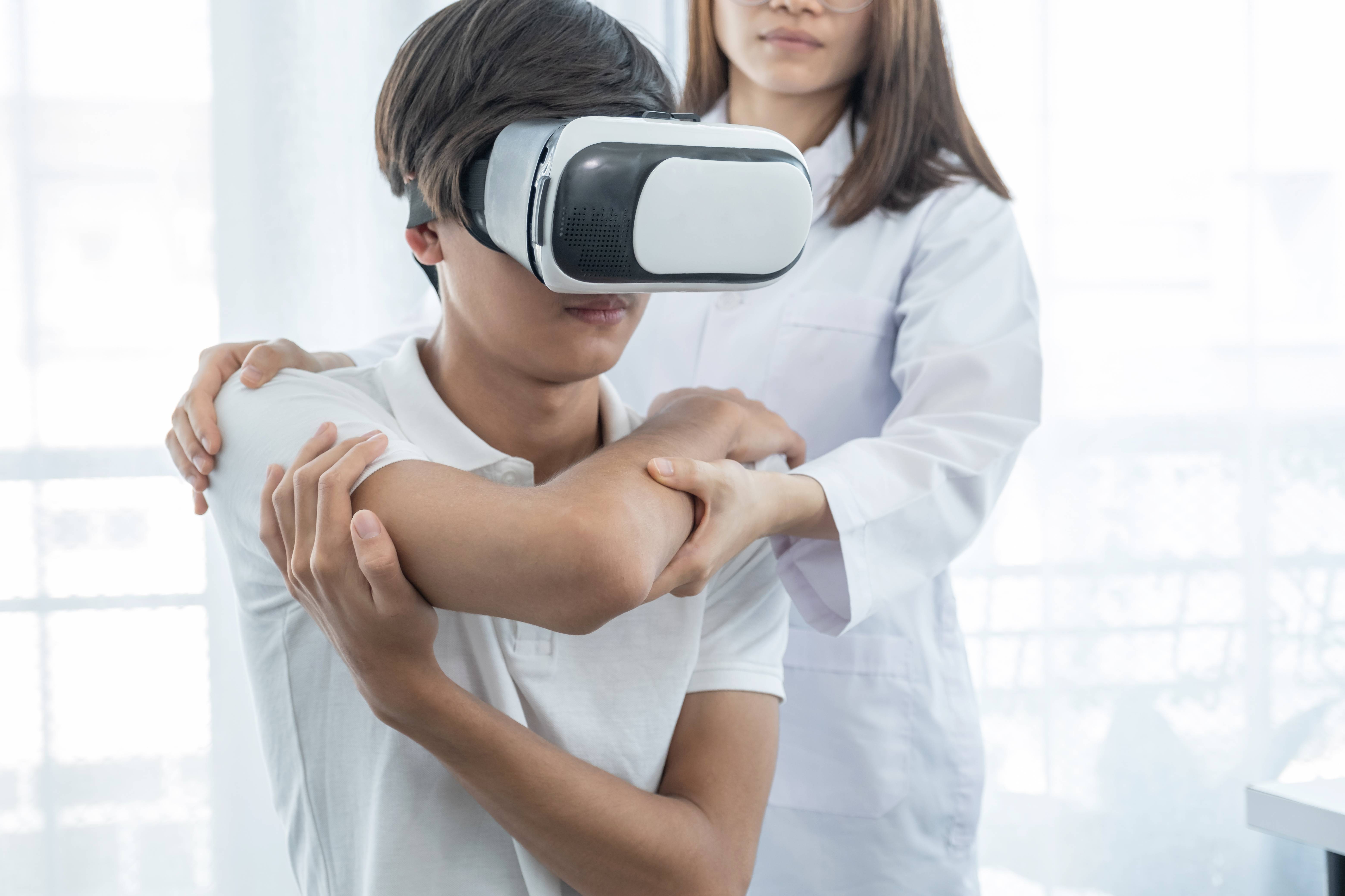 VR und AR eröffnen interessante Perspektiven für die Schmerztherapie.