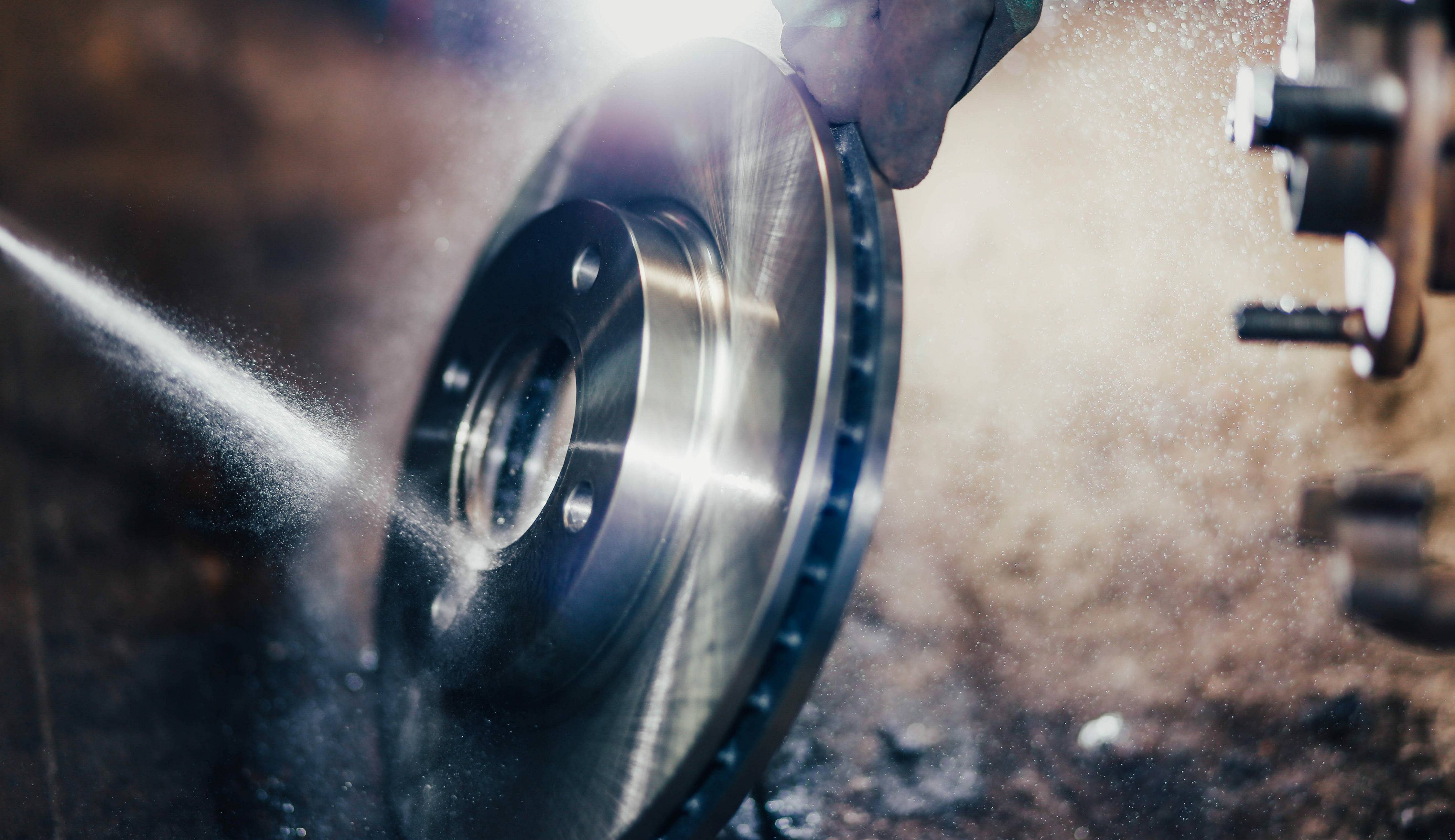 Mit TOOLCRAFT Oberflächen entfetten