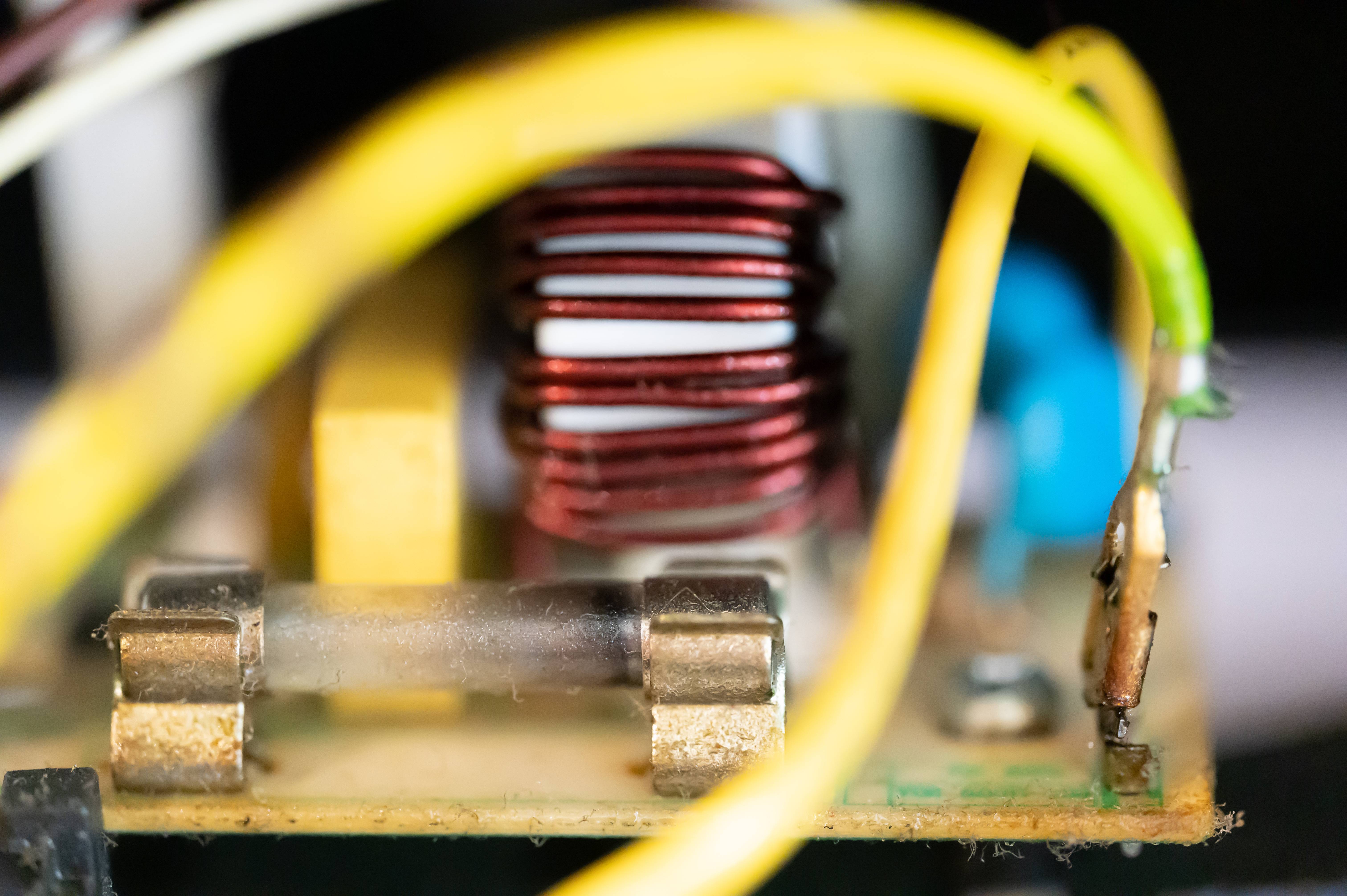 Glasrohrsicherungen sind die Bauteile die bei einem Fehler zuerst geprüft werden - Deshalb immer auf den Lagerbestand achten