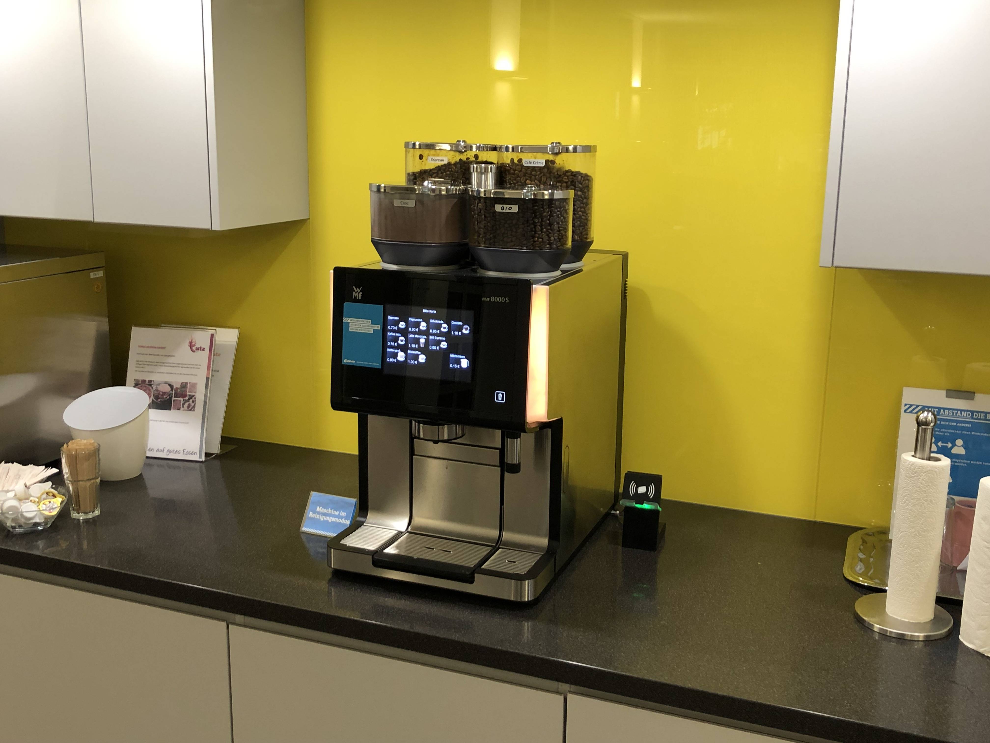 Büro-Kaffeemaschine mit Kartenscanner