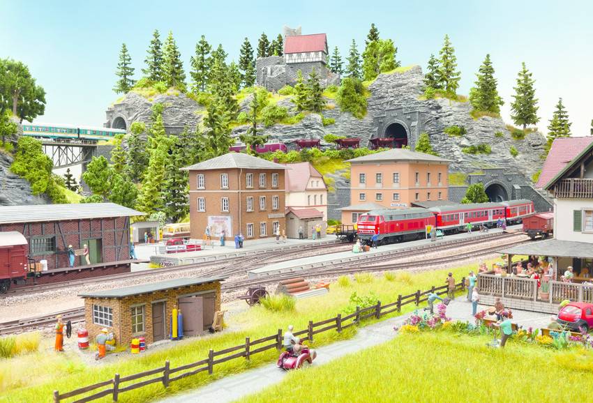 Fertig gestellte Modellbahn-Anlage