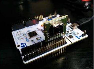Aufgestecktes Breakout Board
