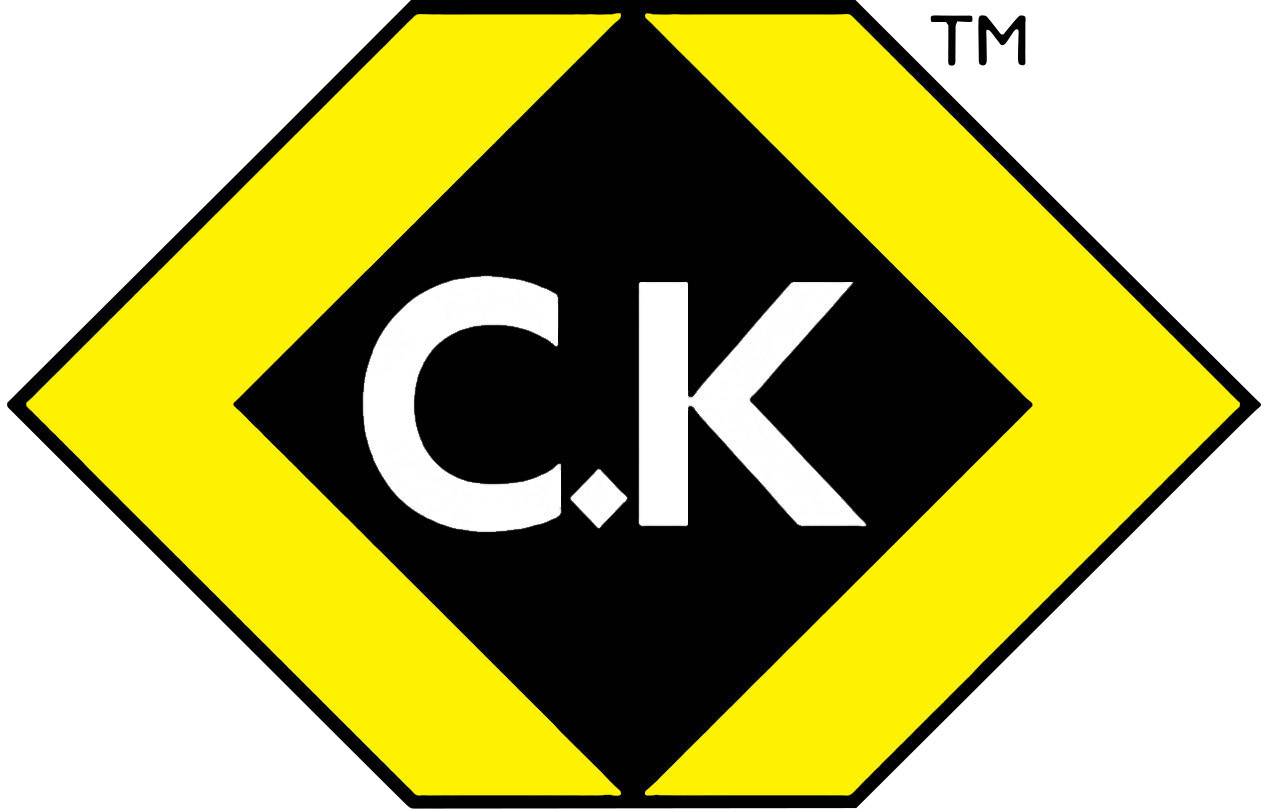 Gelbes Diamant-Logo mit schwarzem Sechseck und den weißen Buchstaben 'C.K' in der Mitte, markenrechtlich geschützt.