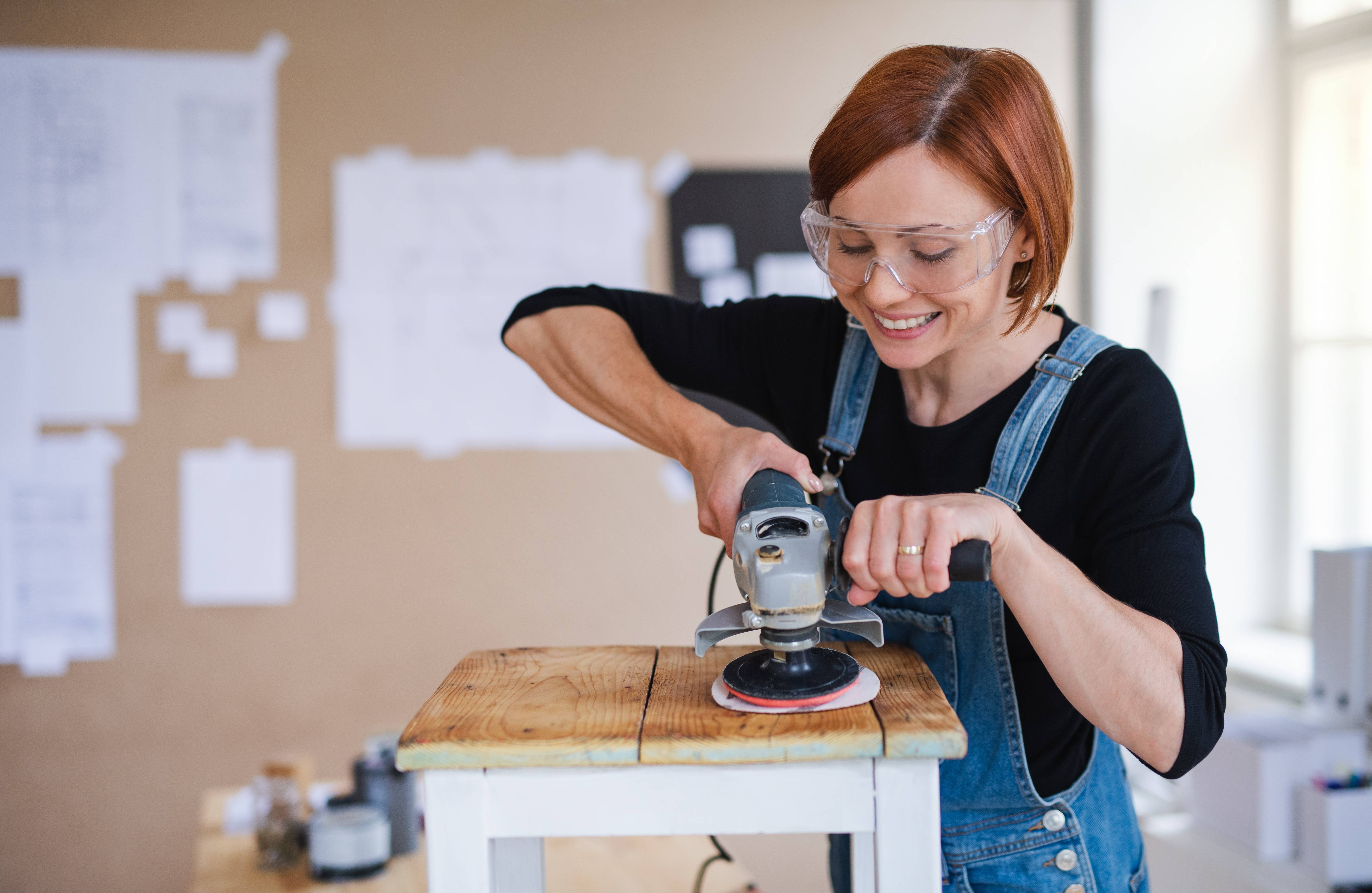 Tischler und Zimmerer arbeiten oftmals direkt vor Ort