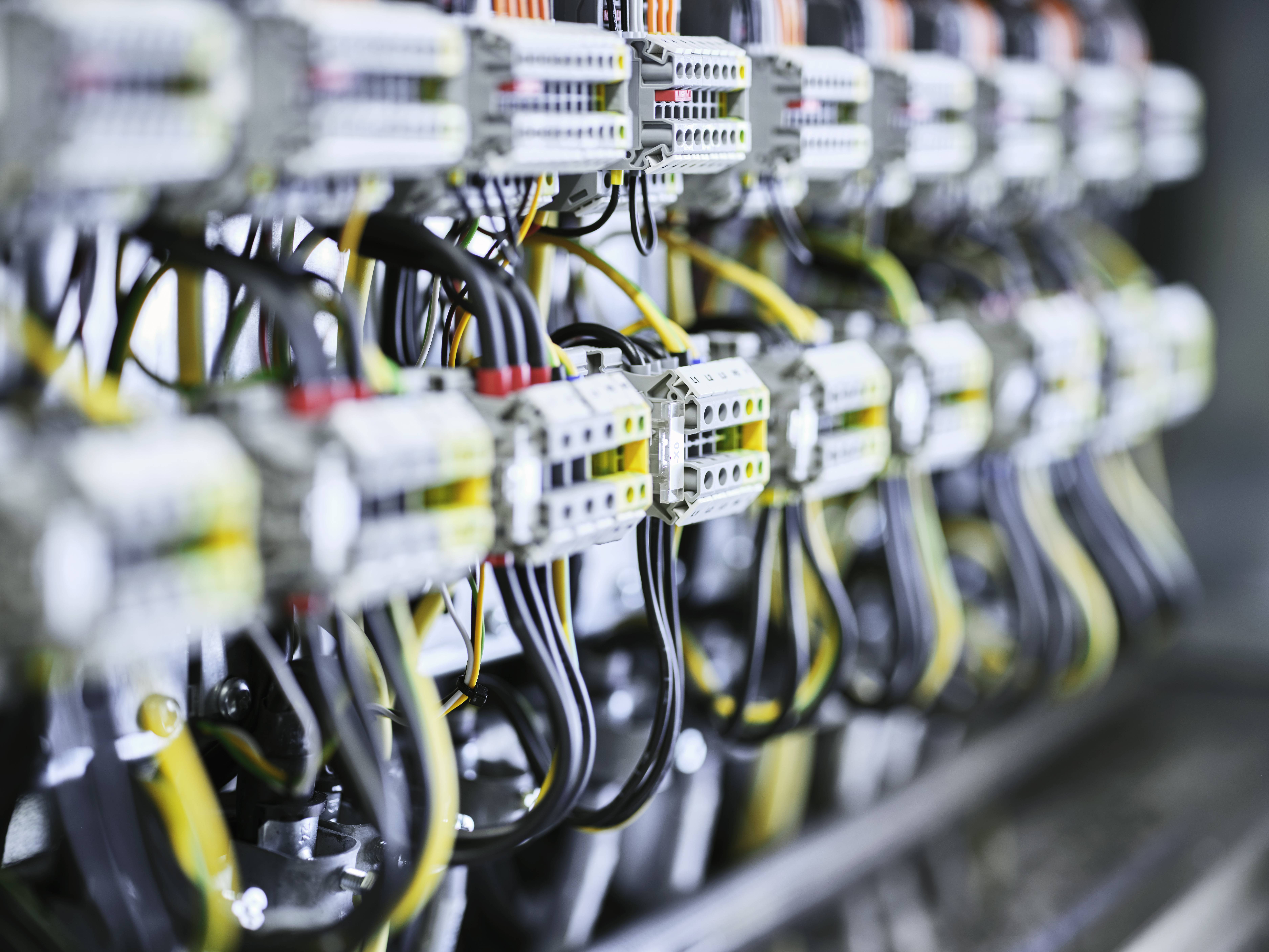 Schaltschrankbau mit TRU Components