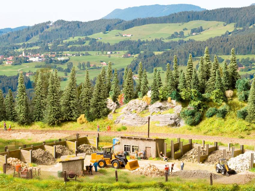 Modellbahnanlage mit Hintergrundbild