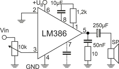 Das Bild zeigt die äußere Beschaltung eines LM386 mit Verstärkungsfaktor 50