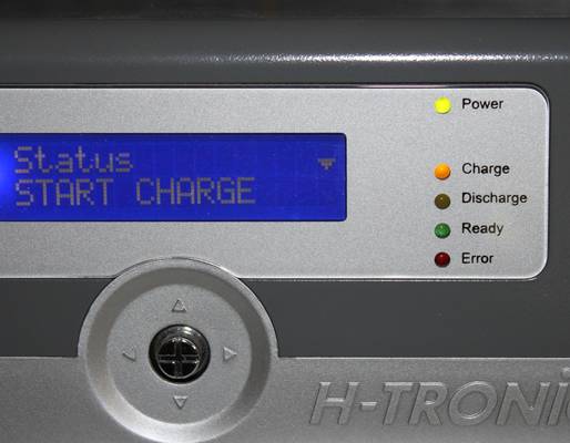 Zustandsanzeige eines Ladegerätes mit unterschiedlichen LEDs Zustandsanzeige eines Ladegerätes mit unterschiedlichen LEDs