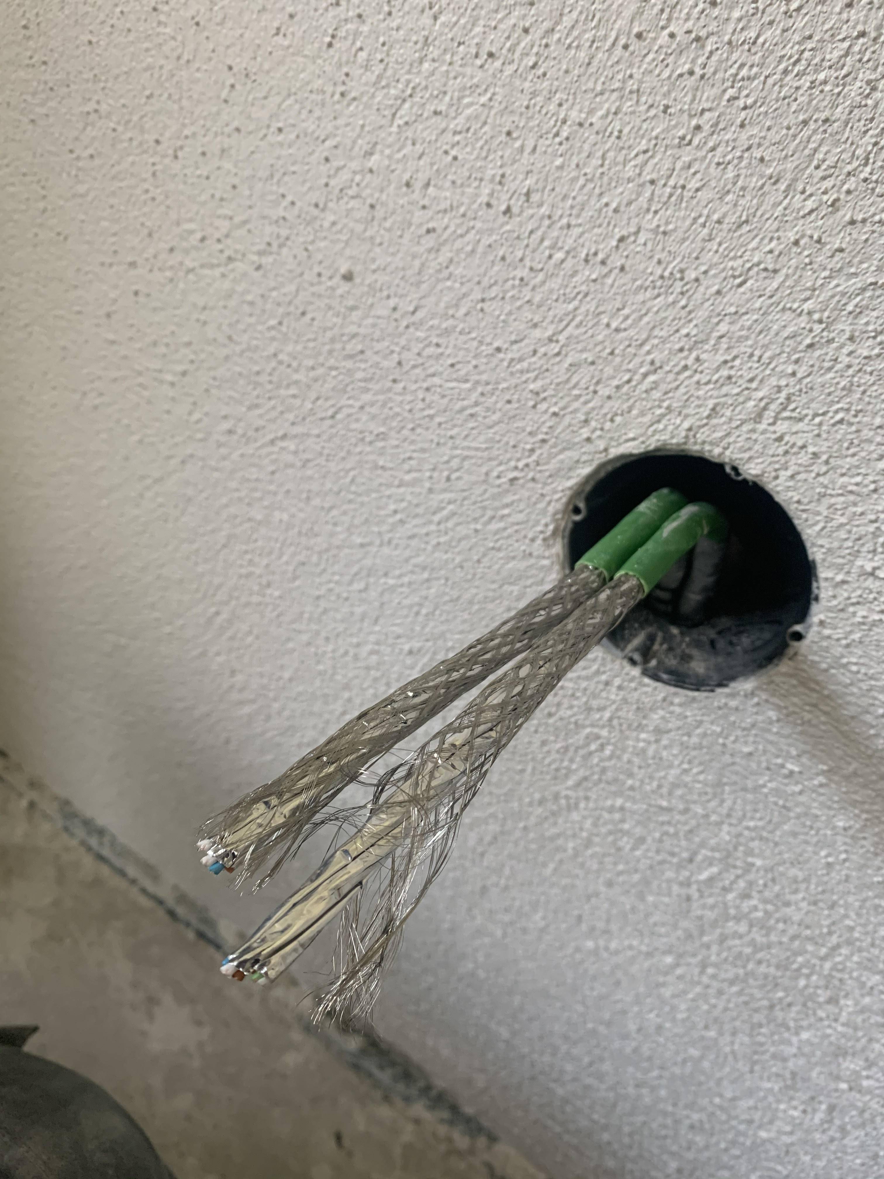 Netzwerkdosen-Anschluss