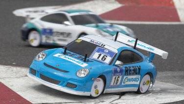 Onroad Modellautos auf der Rennstrecke