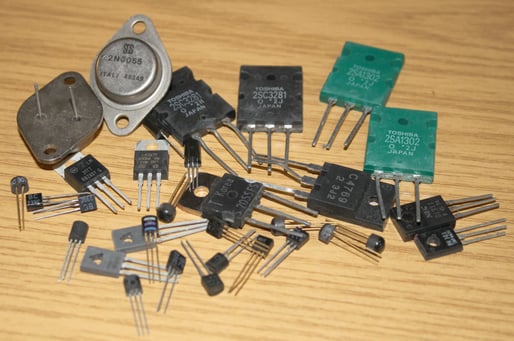 Transistoren in unterschiedlihen Bauformen