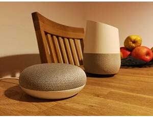 Google Home sprachgesteuerter Lautsprecher