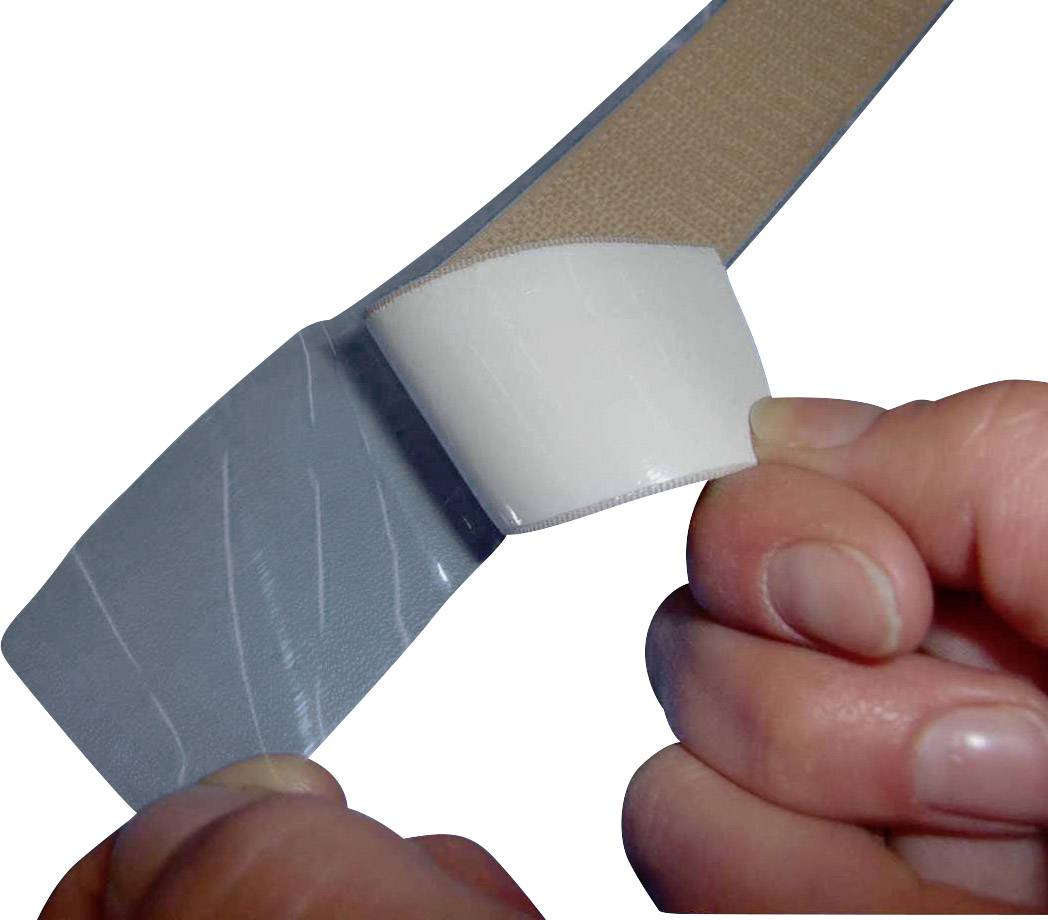 A person is holding a plaster with an adjustable adhesive surface, ready to be applied. It demonstrates the flexibility and adaptability of the plaster.