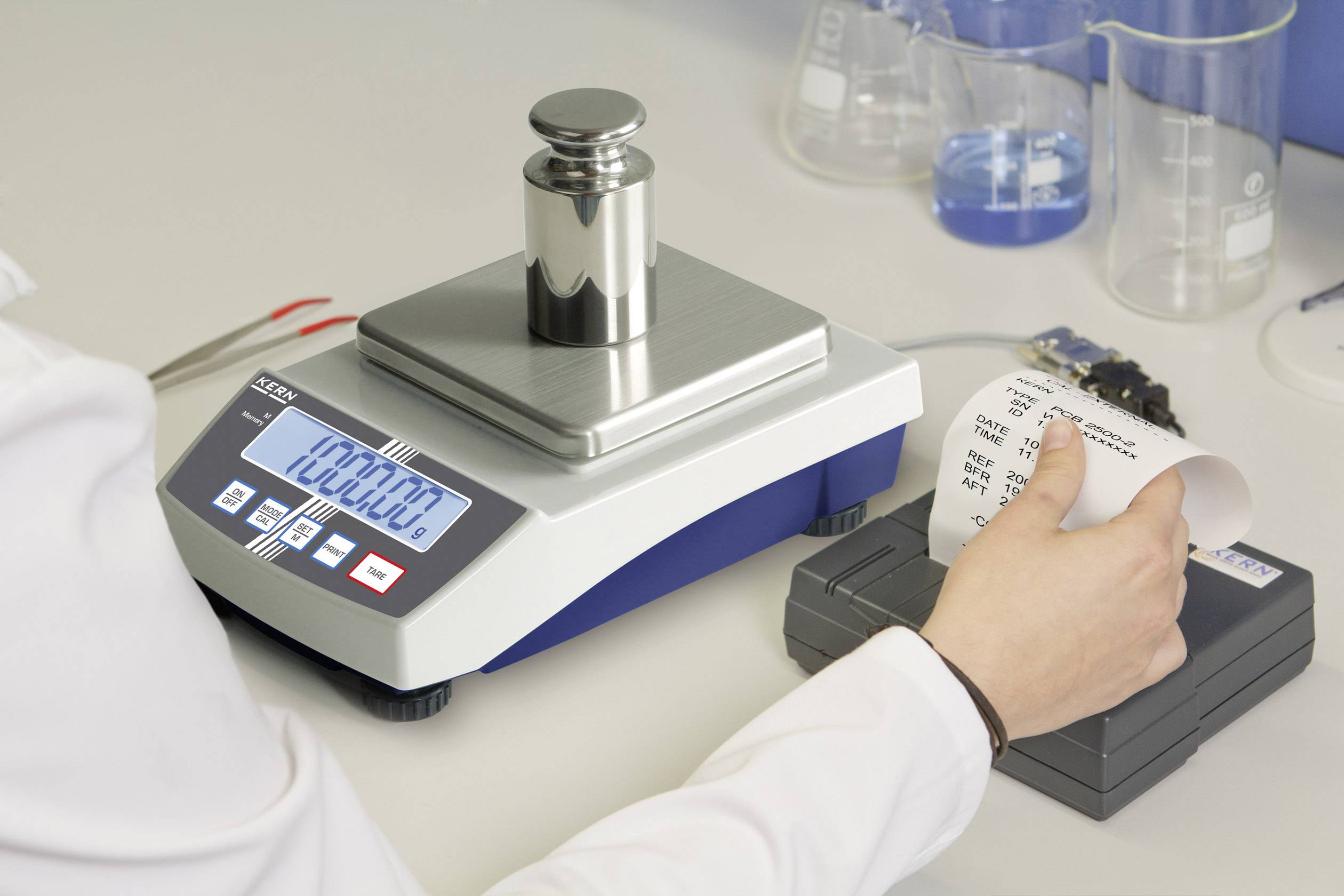 Kern PCB 2500-2 Precision scales Weight range 2.5 kg Readability 0.01 g mains-powered, battery-powered, rechargeable Sil-1
