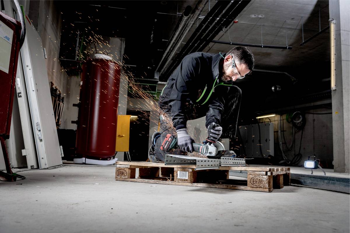 Metabo WB 18 LTX BL 125 613077840 Cordless angle grinder 125 mm w/o battery, incl. case 18 V-1