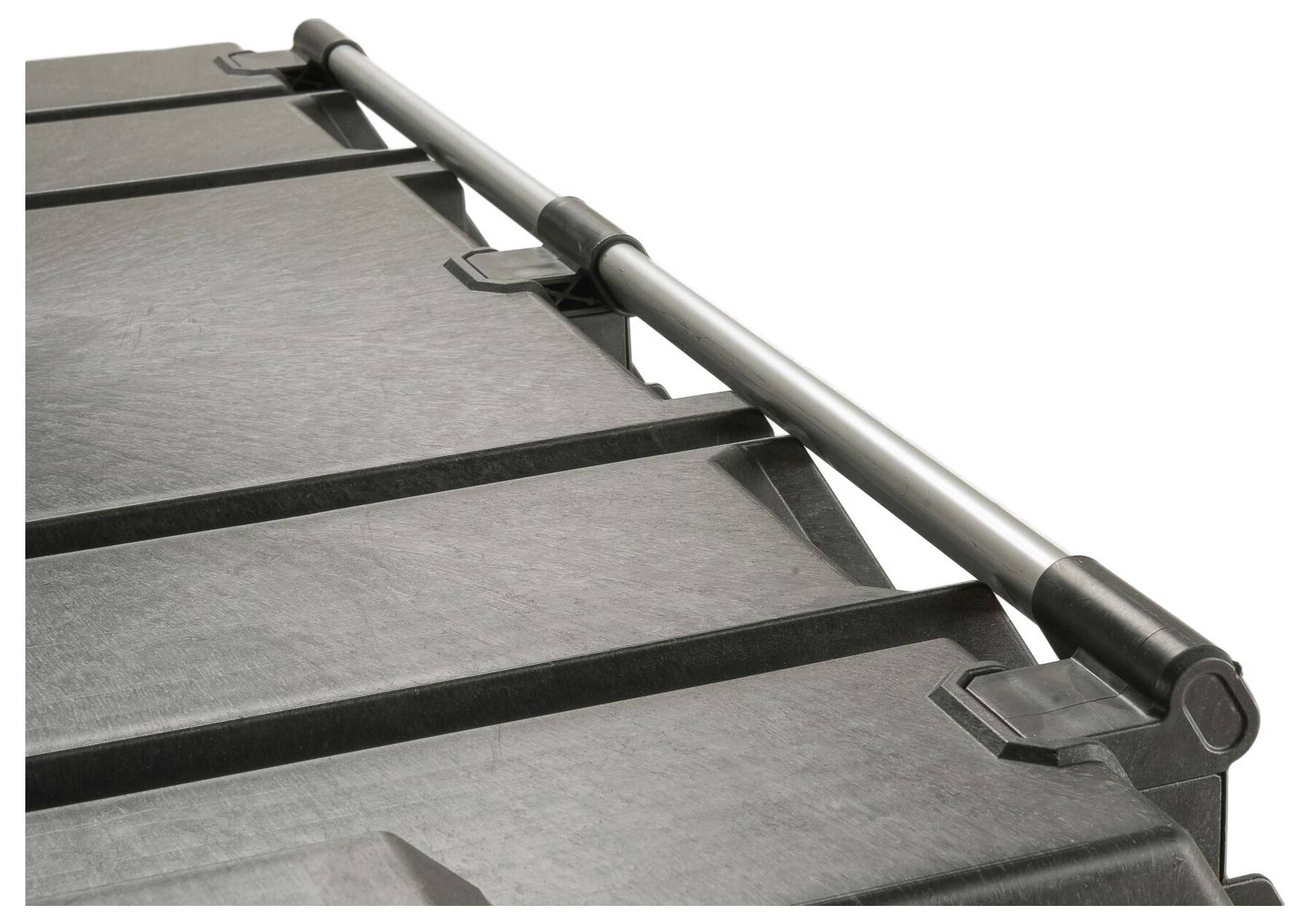 A grey, robust container lid with metal rails for stabilisation.