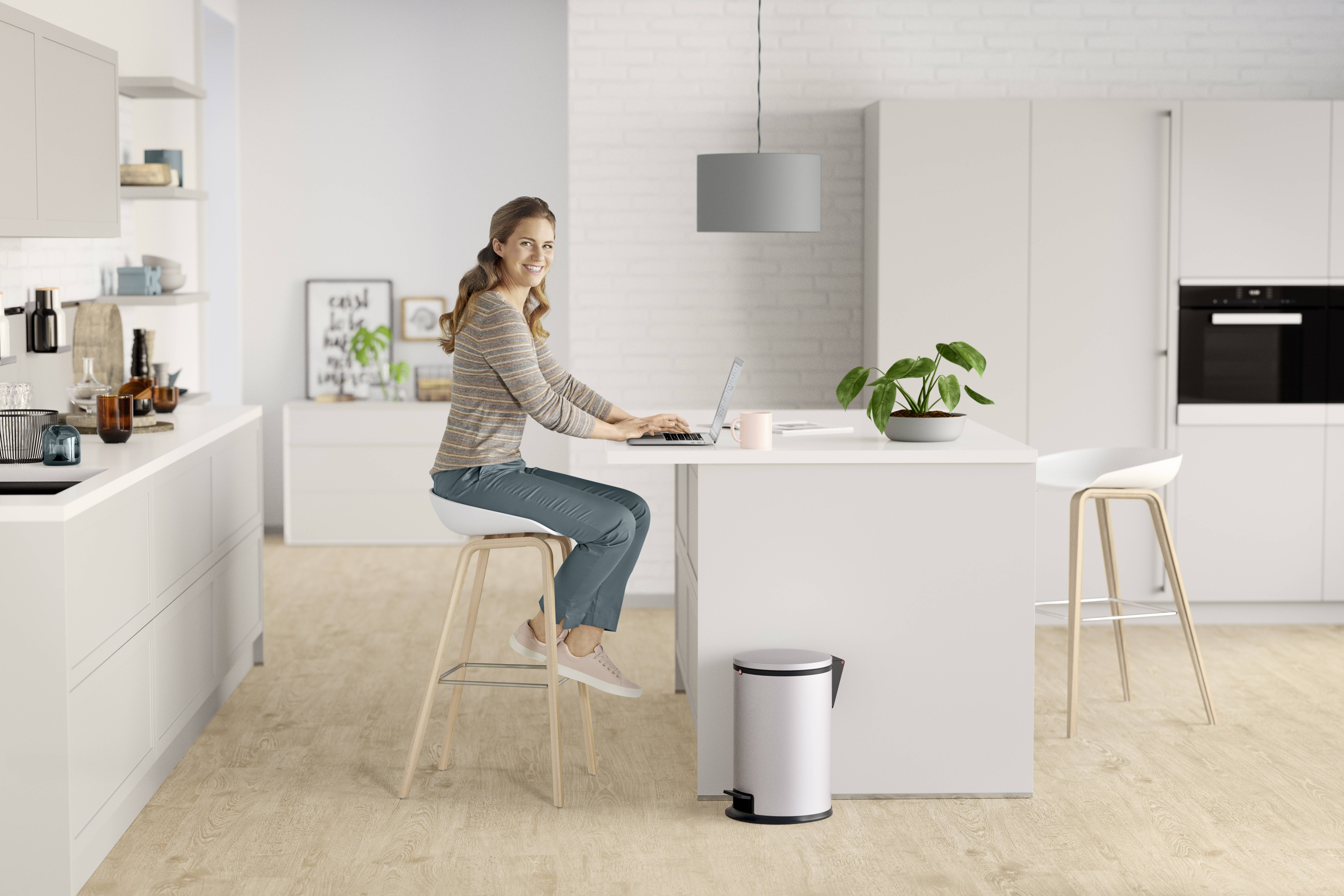 Hailo Pure M 0517-060 Garbage bin 12 l Steel plate (Ø x H) 263 mm x 435 mm Black Foot pedal 1 pc(s)-8