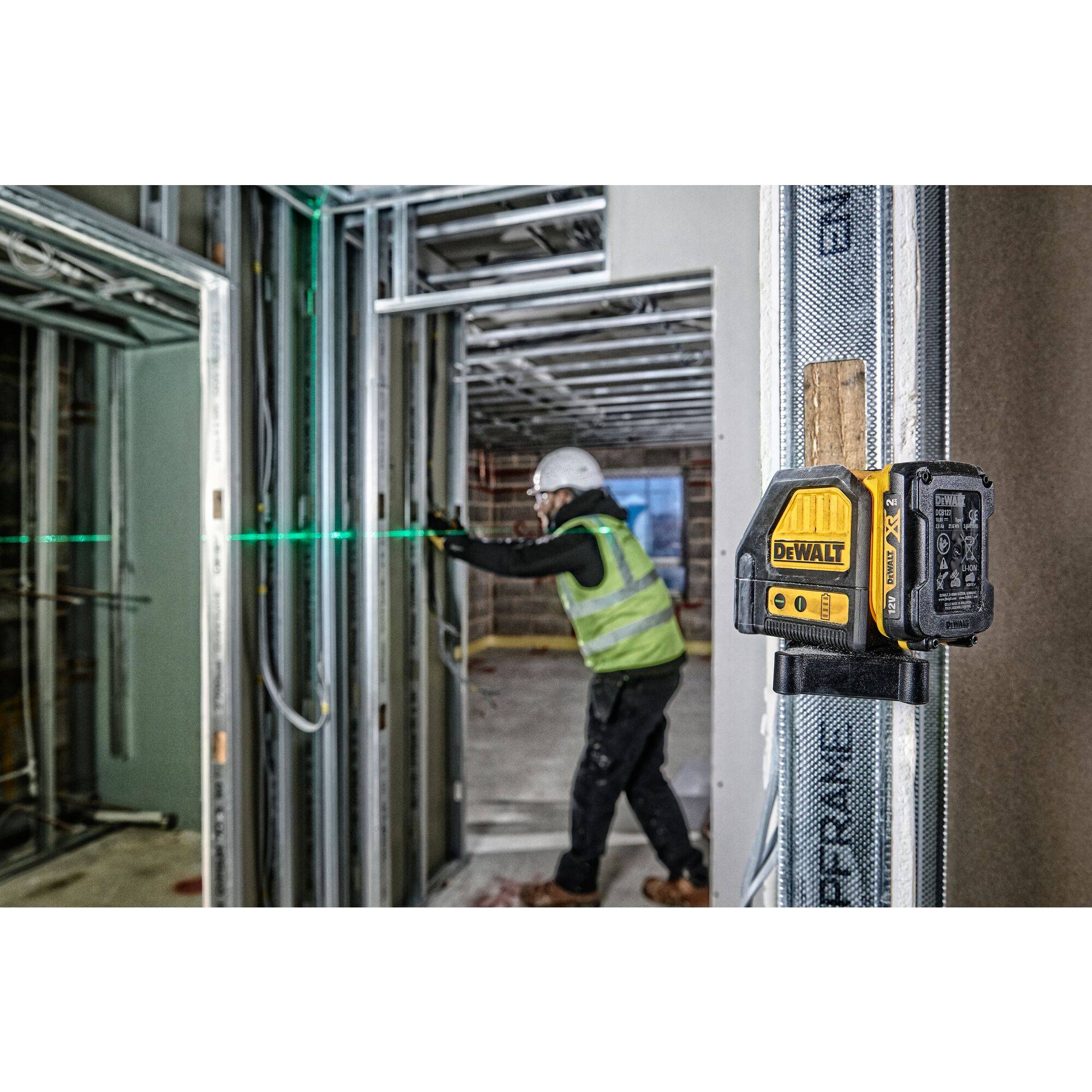 DEWALT DCE088D1G Cross line laser Self-levelling Range (max.): 30 m-4
