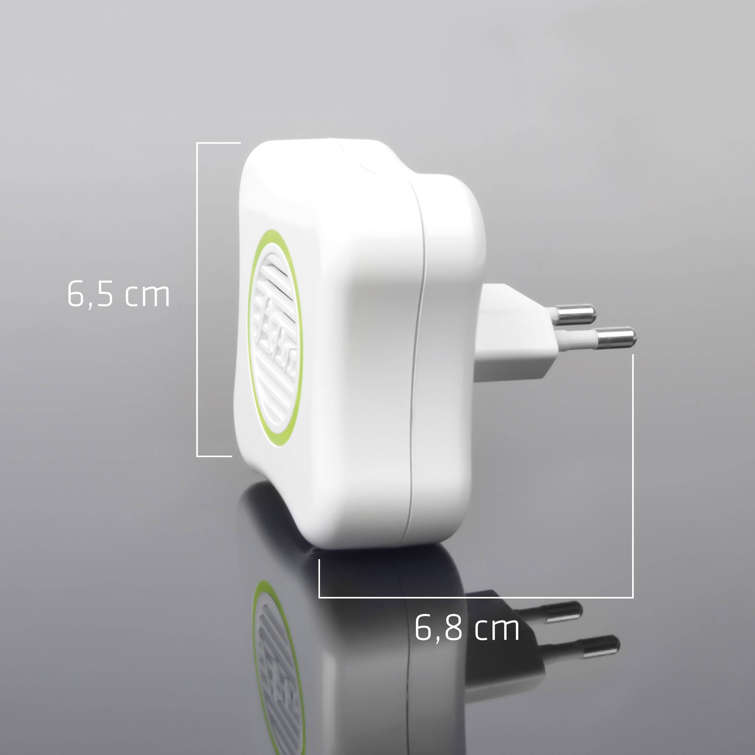 White socket with dimensions 6.5 cm x 6.8 cm, shown from the side.