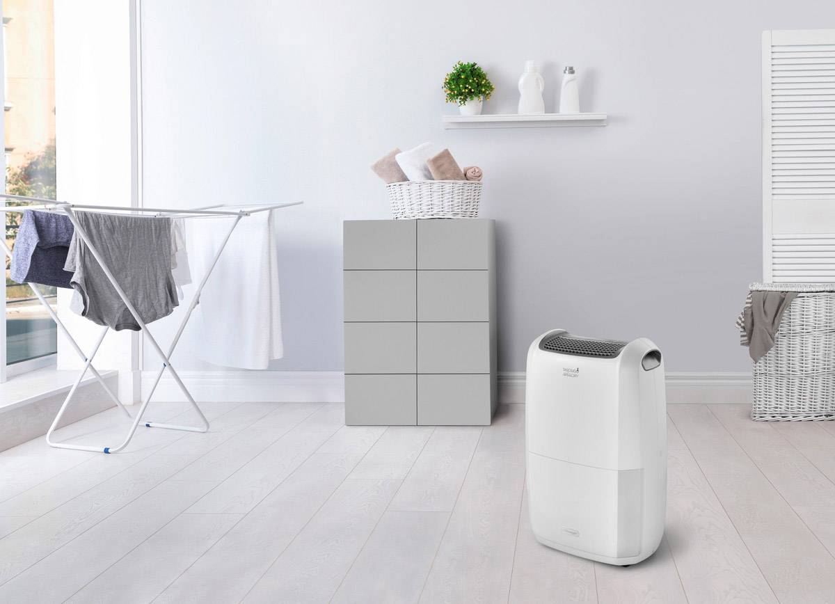 DeLonghi DDSX220 Dehumidifier 0.83 l/h White