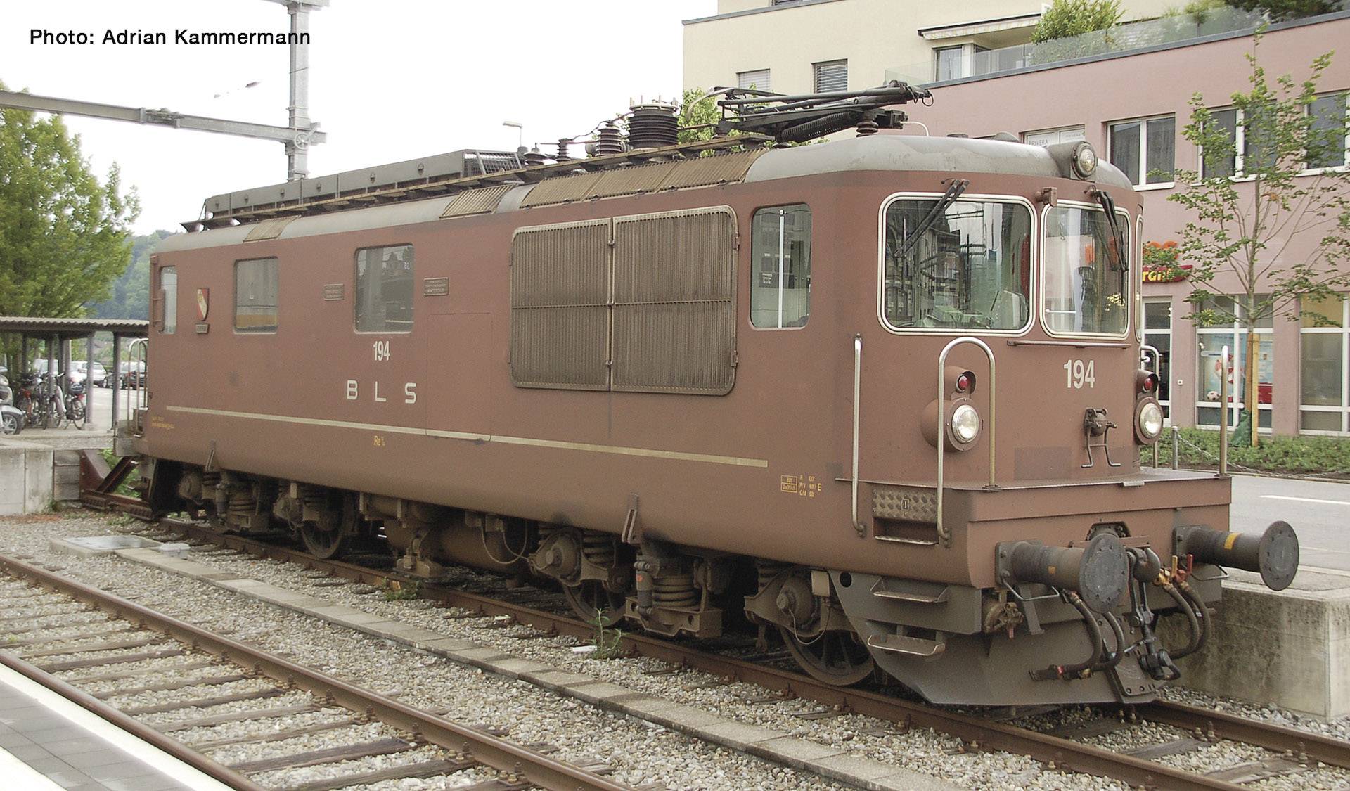 Re 4 4 i. Электровоз BLS. Br 194 Roco. Электровоз re 4/4. Локомотив re 4/4.