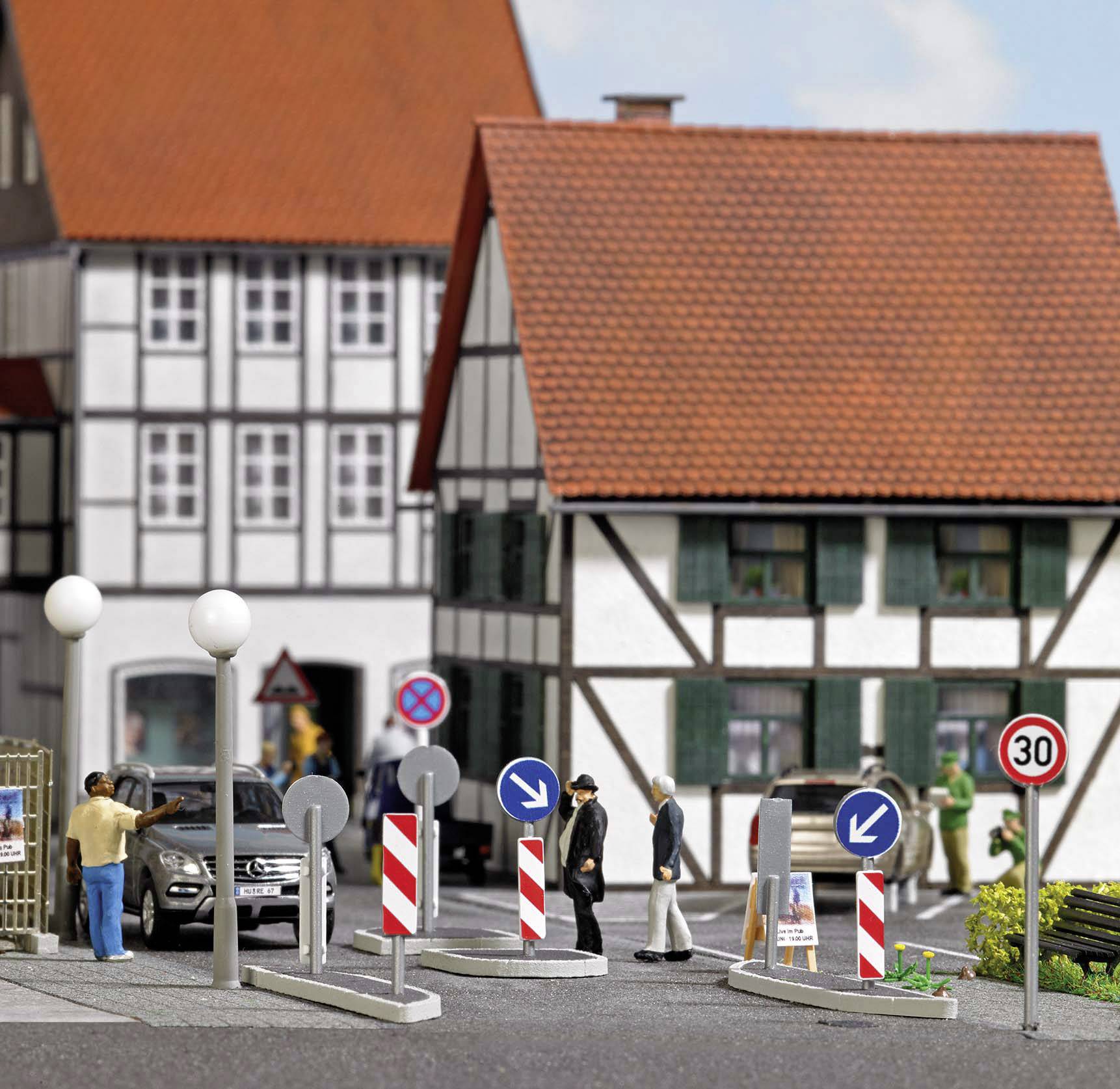 Image of Busch 1111 H0 traffic islands Assembly kit