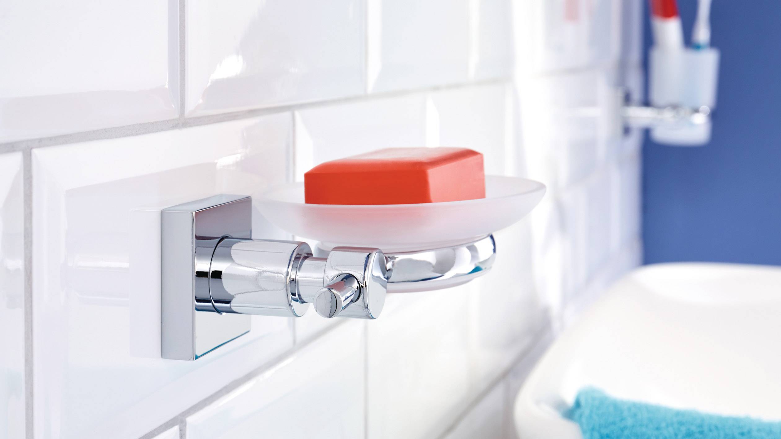 tesa hukk 40256-00000-00 Soap tray Chrome (glossy), White (satin)-1